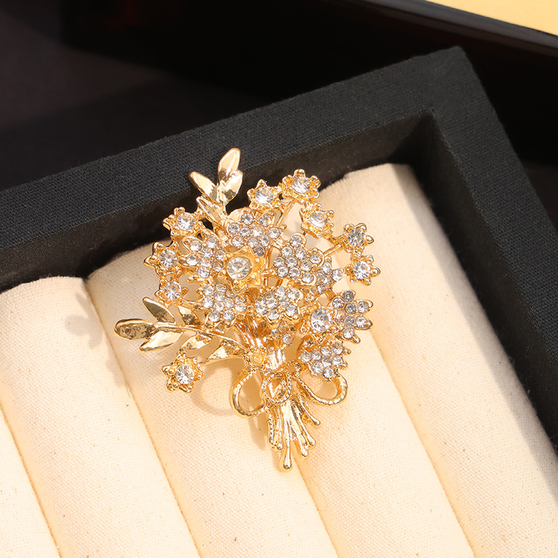 Luxury Brooches for Women Men  - đánh giá và giá Men Accessories Bouquet