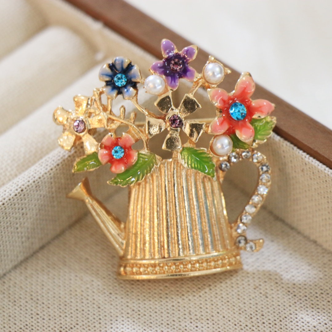 Baroque Luxury Floral Bouquet  - đánh giá và giá Men Accessories Bouquet