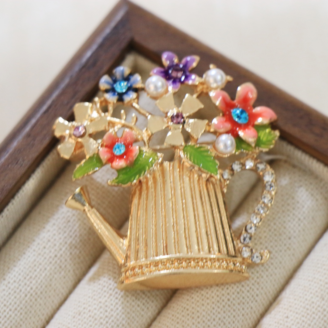Baroque Luxury Floral Bouquet  - đánh giá và giá Men Accessories Bouquet